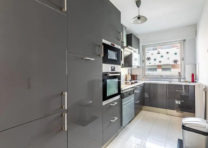 Апартаменты Guestready - Abundant Light And Charm In Charonne Париж